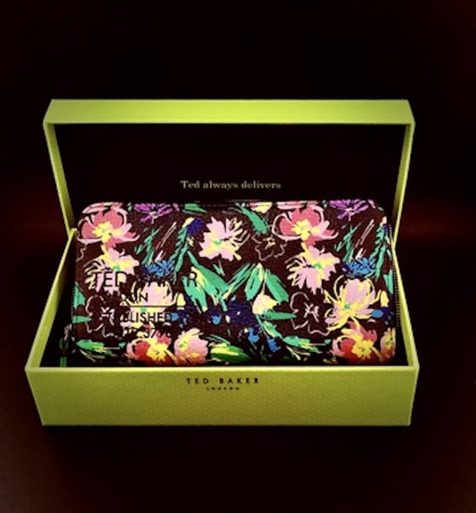Portemonnaie floral Muster Box Portemonnaie mit floralem Muster in geöffneter Box